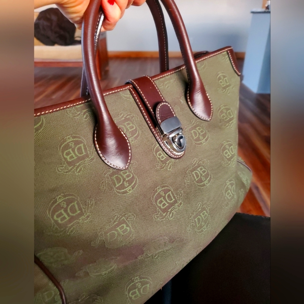 Dooney Bourke tote big olive green bag